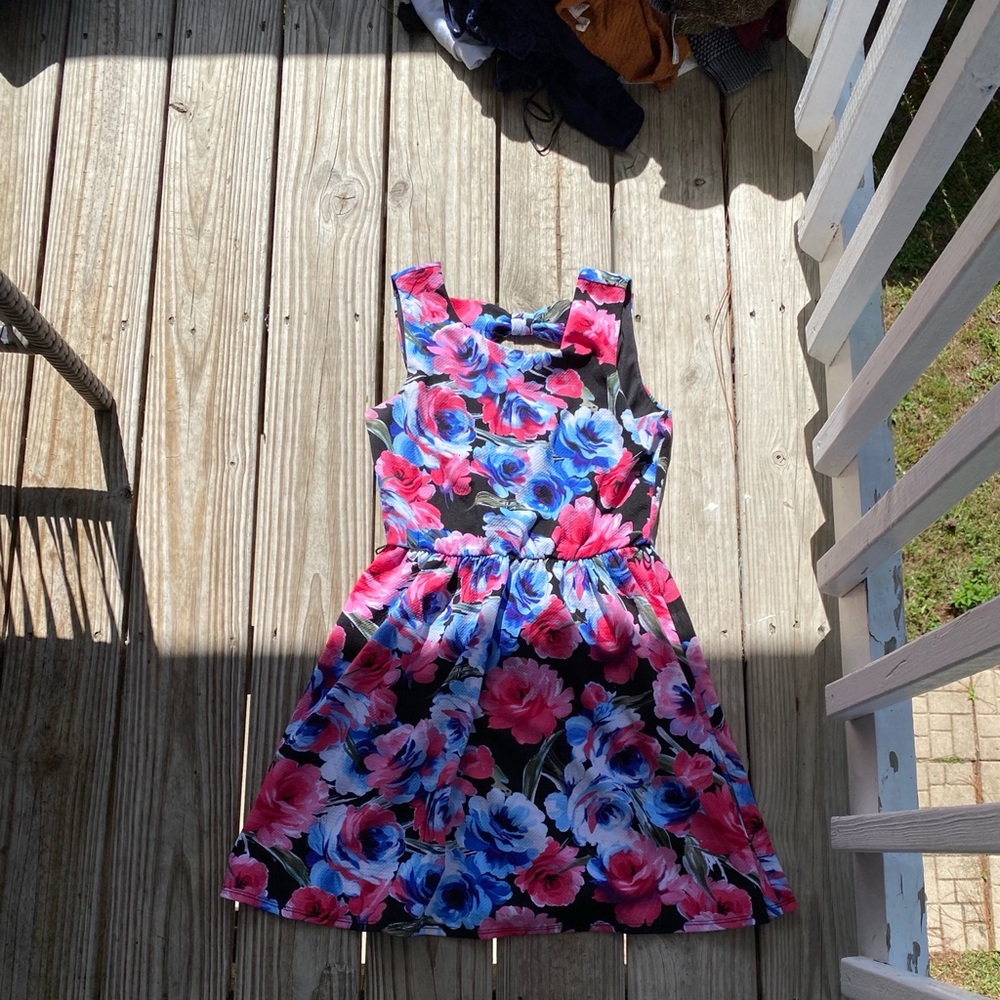 Dress - Picture 3 of 4